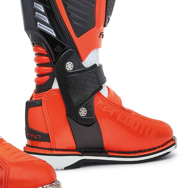 forma predator 2.0 boots